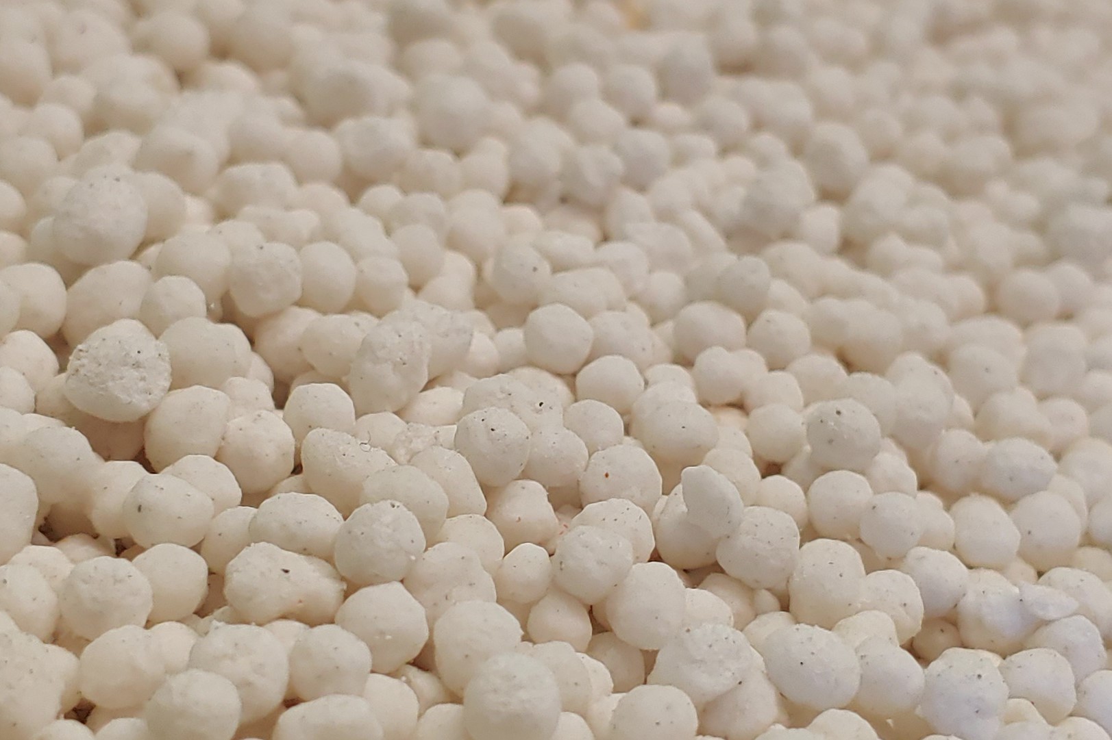 fertilizer-5201380_1920